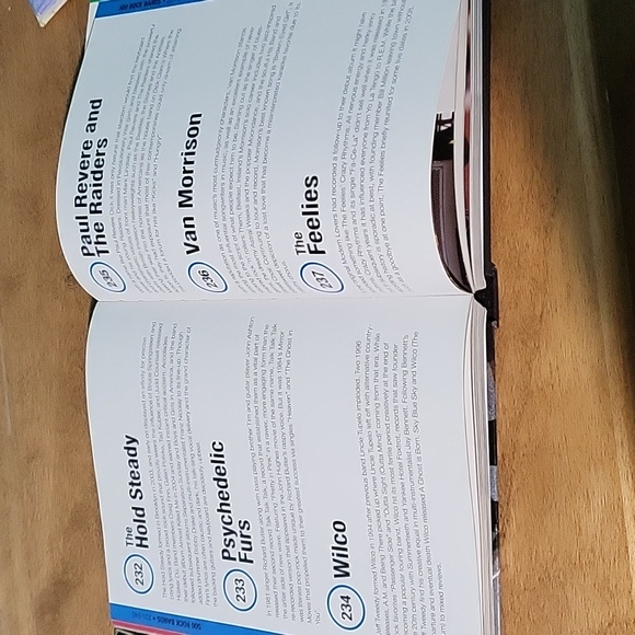 500 Rock Bands: A line up of 500 best rock bands book - Picture 4 of 4